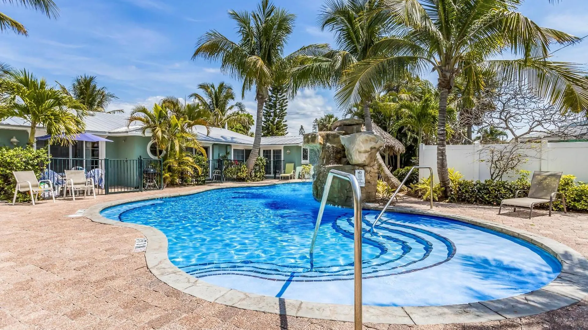 5 Beach Hotels Near Beer Can Island Worth Booking Now