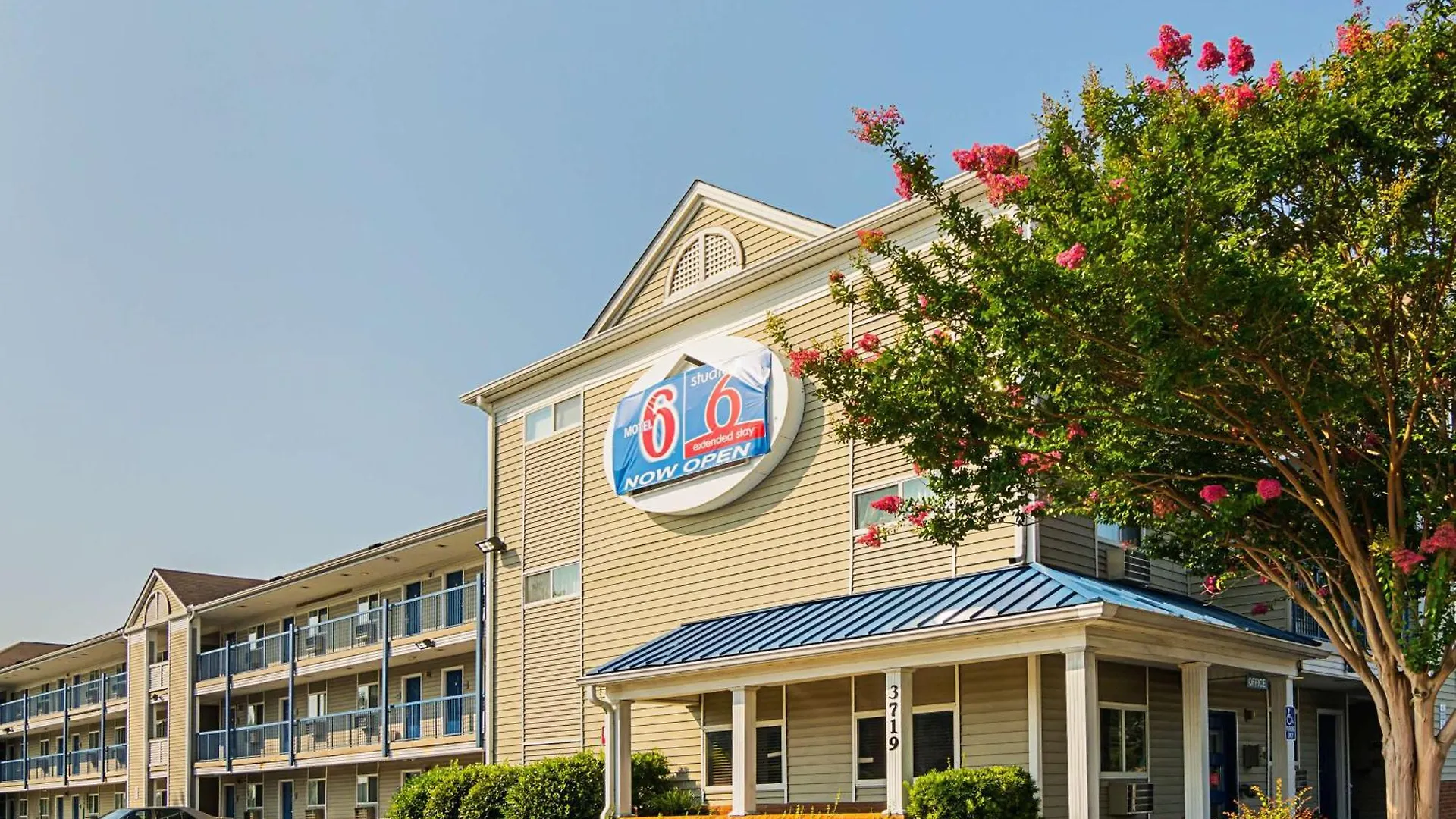 4 Budget Hotels Near Womack Army Medical Center Worth Booking
